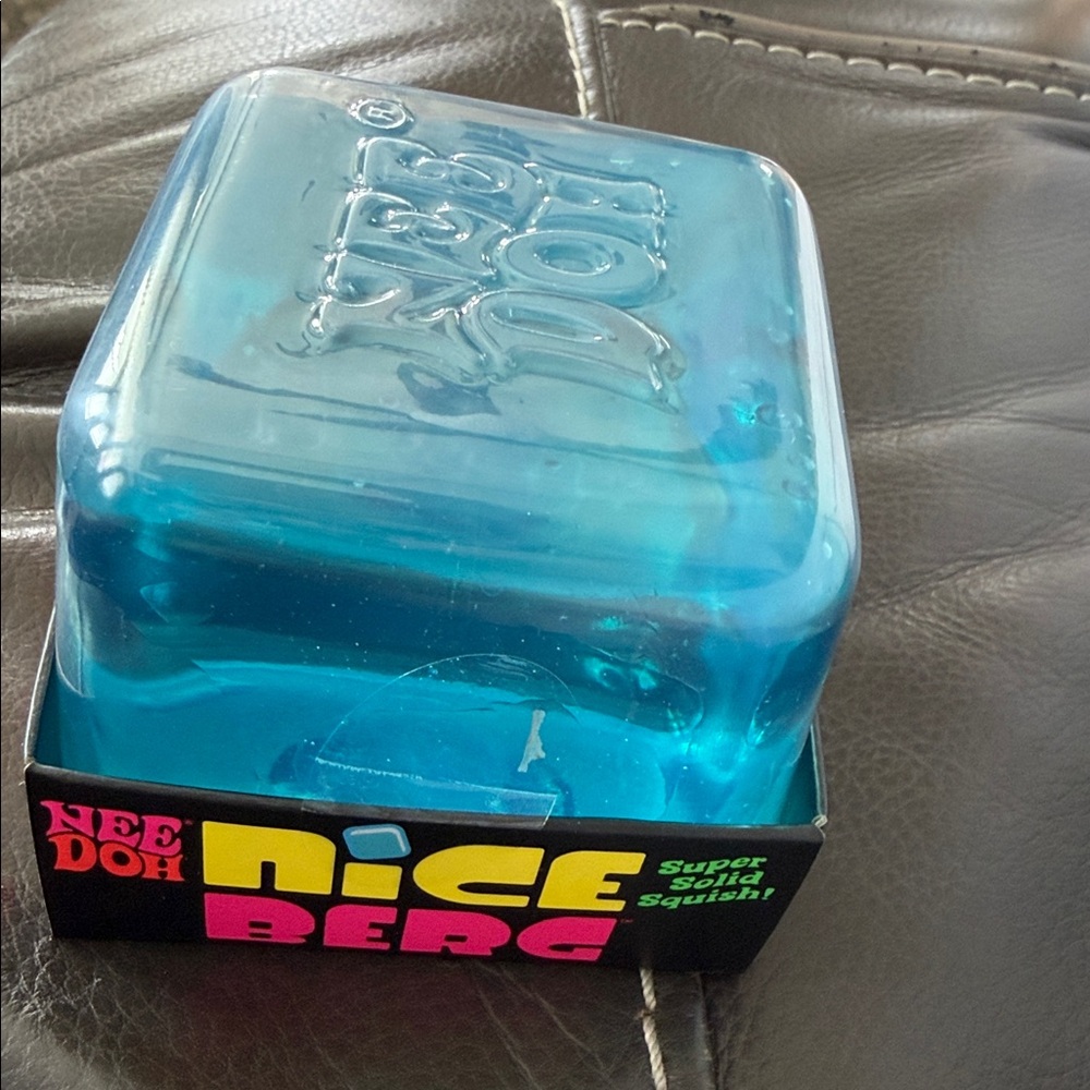 NeeDoh Nice Berg 🧊 Blue new inbox - Picture 3 of 4